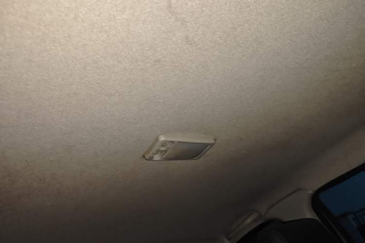 Used FAW Weizhi V5 2014 1.5L Manual Elite Model Headliner
