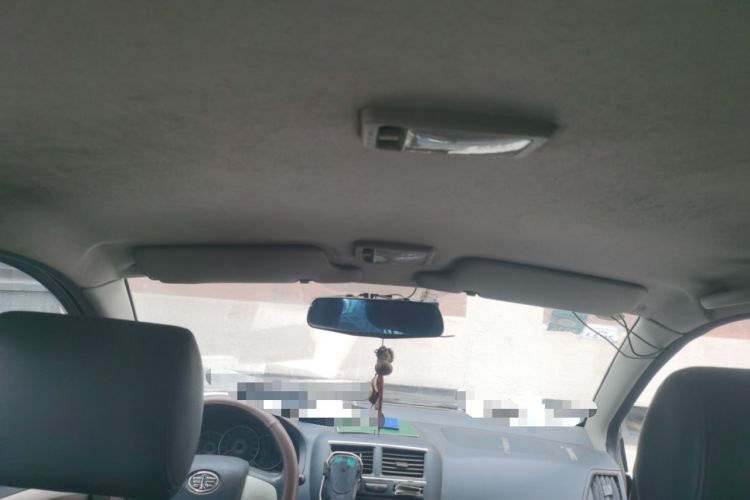 Used FAW Weizhi V5 2014 1.5L Manual Elite Model Headliner