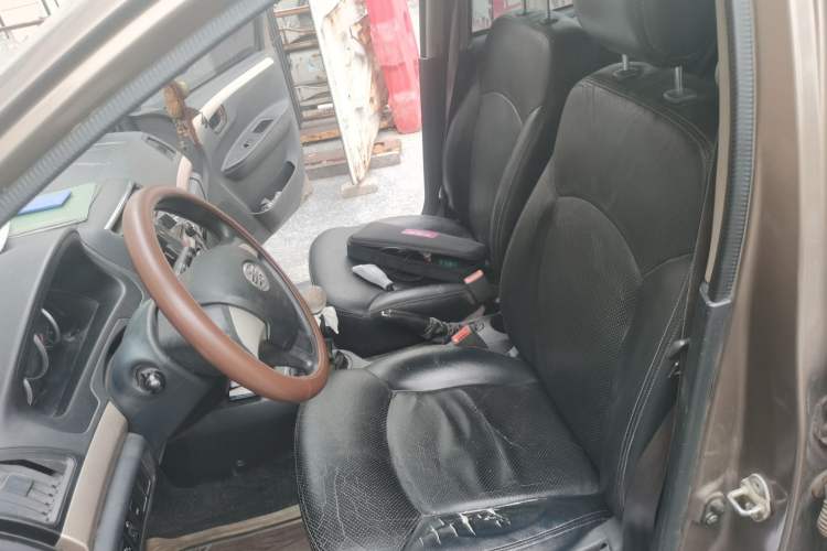 Used FAW Weizhi V5 2014 1.5L Manual Elite Model Left Front Seat