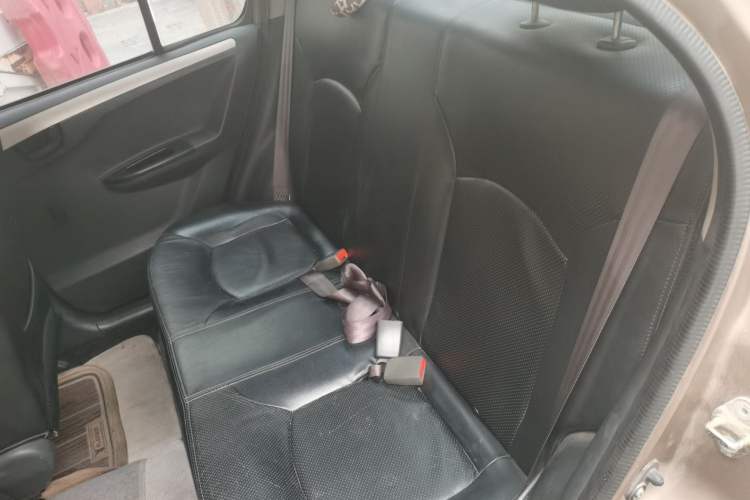 Used FAW Weizhi V5 2014 1.5L Manual Elite Model Left Rear Seat