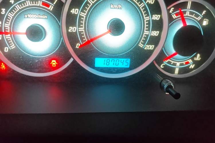 Used FAW Weizhi V5 2014 1.5L Manual Elite Model Odometer Close Up