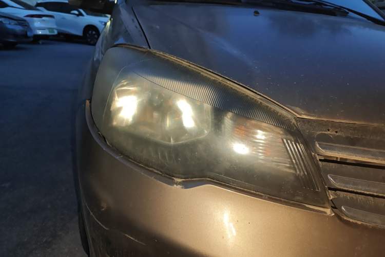 Used FAW Weizhi V5 2014 1.5L Manual Elite Model Right Front Headlight