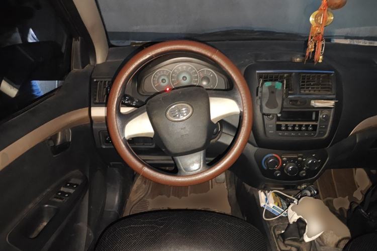 Used FAW Weizhi V5 2014 1.5L Manual Elite Model Steering Wheel