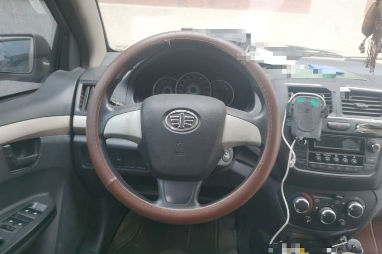 Used FAW Weizhi V5 2014 1.5L Manual Elite Model Steering Wheel