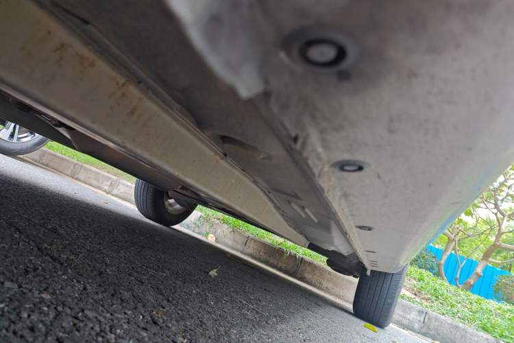 Used FAW Weizhi V5 2015 1.5L Automatic Standard Edition Chassis Front Left