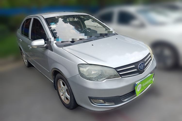 Used FAW Weizhi V5 2015 1.5L Automatic Standard Edition Front Right 45 Deg