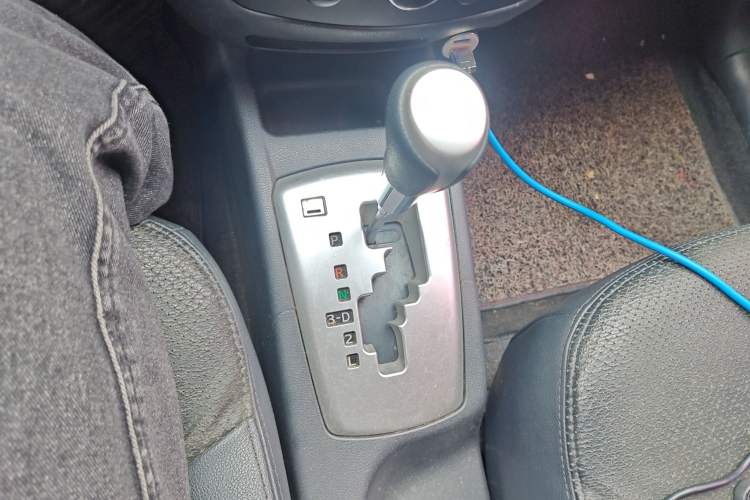 Used FAW Weizhi V5 2015 1.5L Automatic Standard Edition Gear Lever