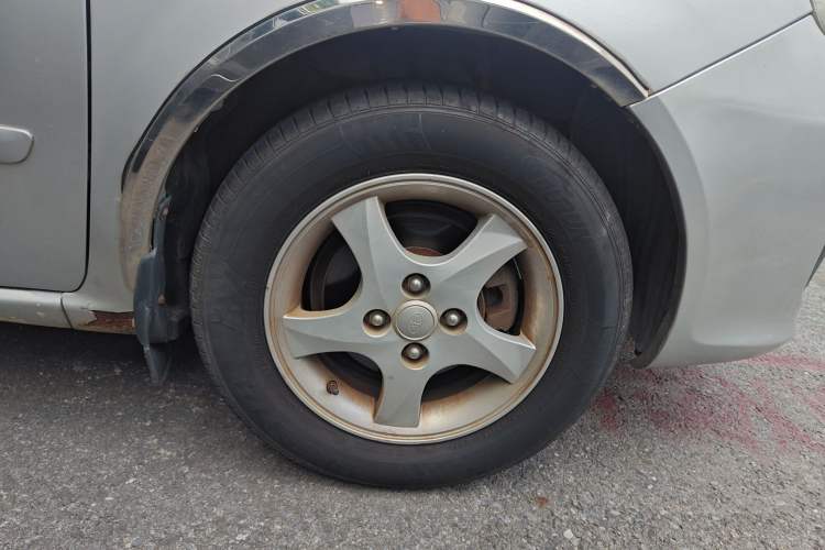 Used FAW Weizhi V5 2015 1.5L Automatic Standard Edition Right Front Wheel Hub