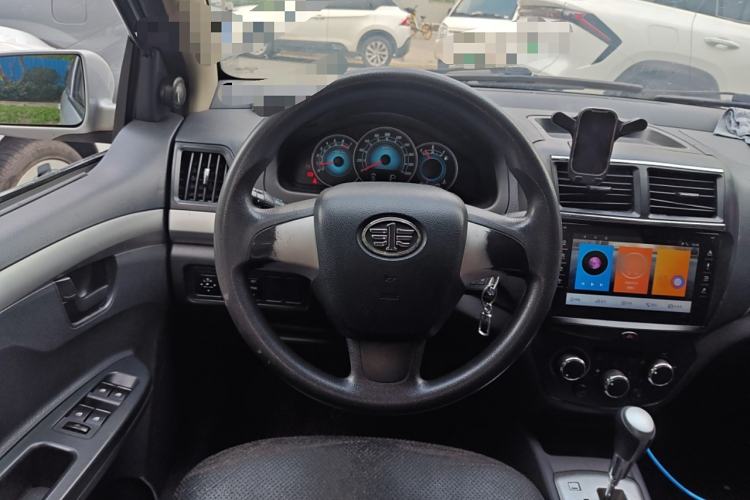 Used FAW Weizhi V5 2015 1.5L Automatic Standard Edition Steering Wheel