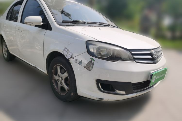 Used FAW Weizhi V5 2015 1.5L Automatic Entry Model Front Right 45 Deg