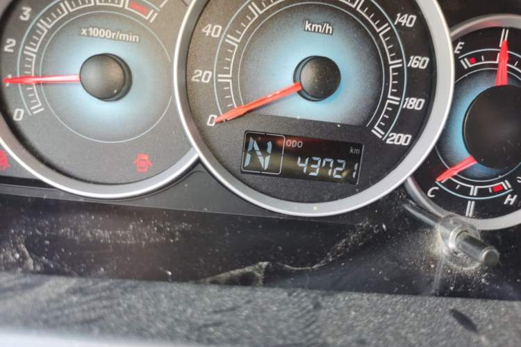 Used FAW Weizhi V5 2015 1.5L Automatic Entry Model Odometer Close Up