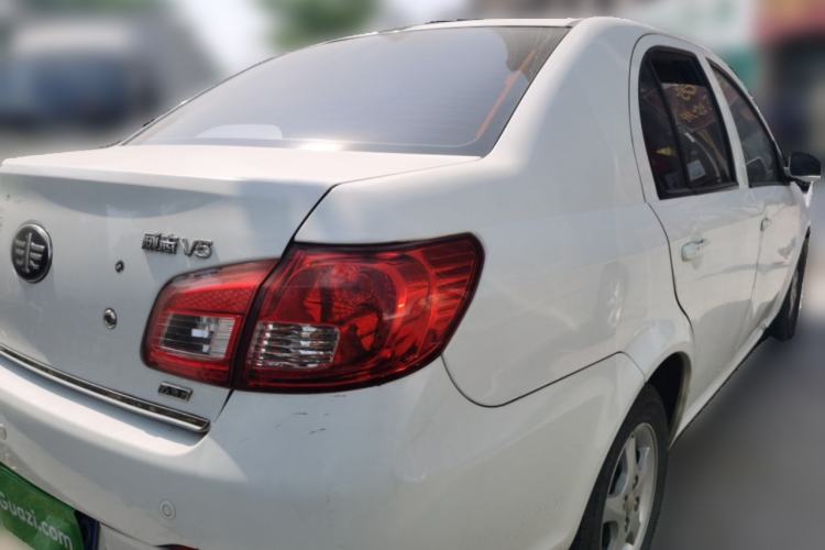 Used FAW Weizhi V5 2015 1.5L Automatic Entry Model Rear Right 45 Deg