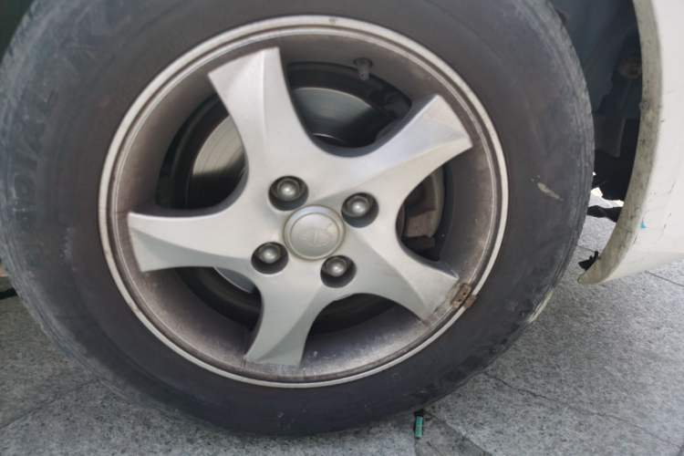 Used FAW Weizhi V5 2015 1.5L Automatic Entry Model Right Front Wheel Hub