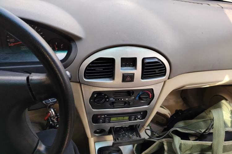 Used FAW Xiali 2008 N3+ 1.0L Sedan Audio And AC Panel