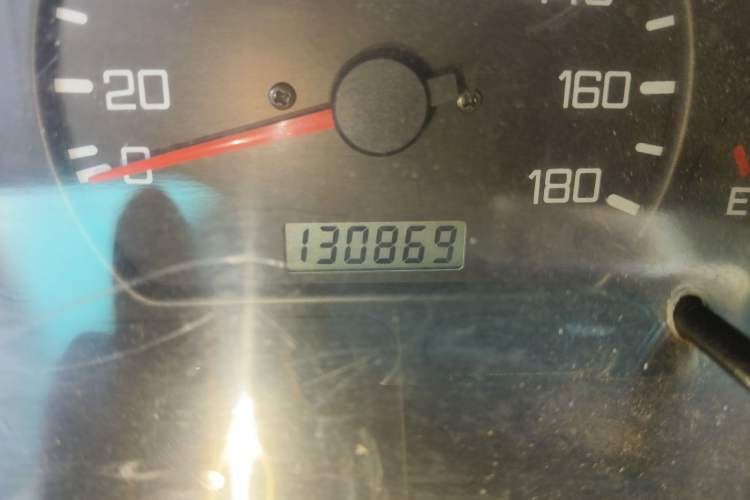 Used FAW Xiali 2008 N3+ 1.0L Sedan with Power Steering Odometer Close Up