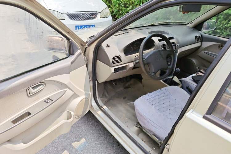 Used FAW Xiali 2010 A+ 1.0L Hatchback – Beijing Exclusive Model Driver Seat