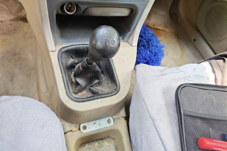 Used FAW Xiali 2010 A+ 1.0L Hatchback – Beijing Exclusive Model Gear Lever