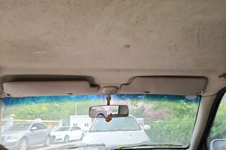 Used FAW Xiali 2010 A+ 1.0L Hatchback – Beijing Exclusive Model Headliner