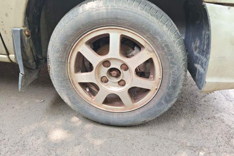 Used FAW Xiali 2010 A+ 1.0L Hatchback – Beijing Exclusive Model Right Front Wheel Hub