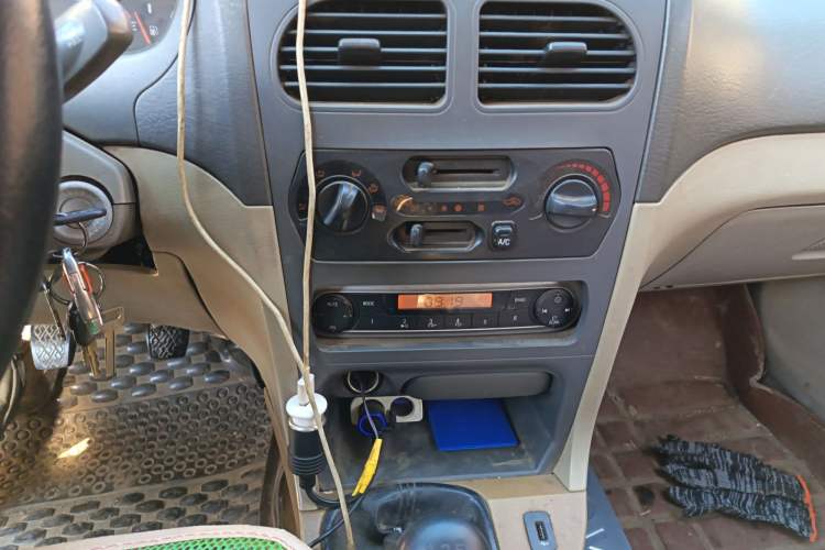 Used FAW Xiali 2011 A+ 1.0L Sedan (Air-Conditioning Not Included) Audio And AC Panel