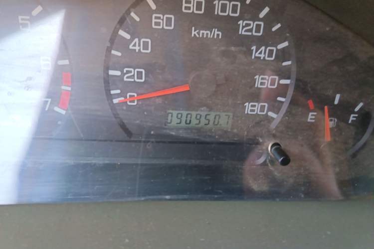 Used FAW Xiali 2011 A+ 1.0L Sedan (Air-Conditioning Not Included) Odometer Close Up