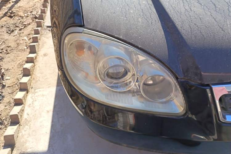 Used FAW Xiali 2011 A+ 1.0L Sedan (Air-Conditioning Not Included) Right Front Headlight