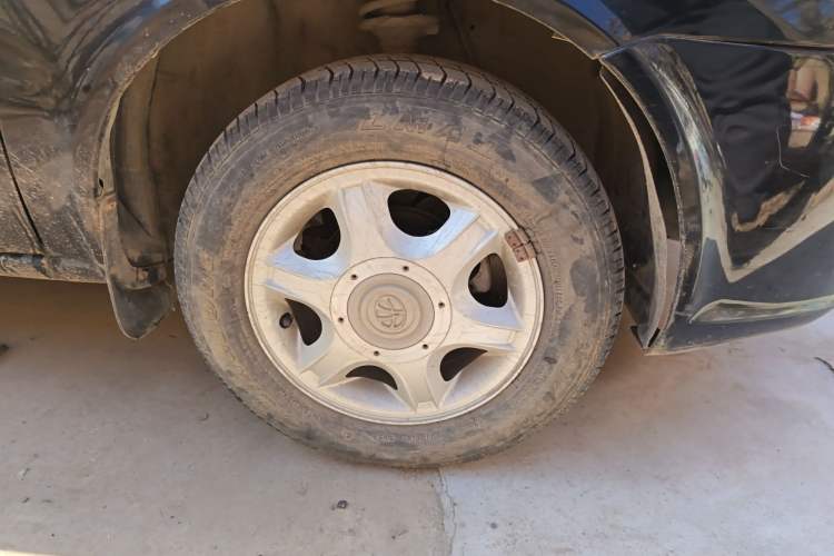 Used FAW Xiali 2011 A+ 1.0L Sedan (Air-Conditioning Not Included) Right Front Wheel Hub
