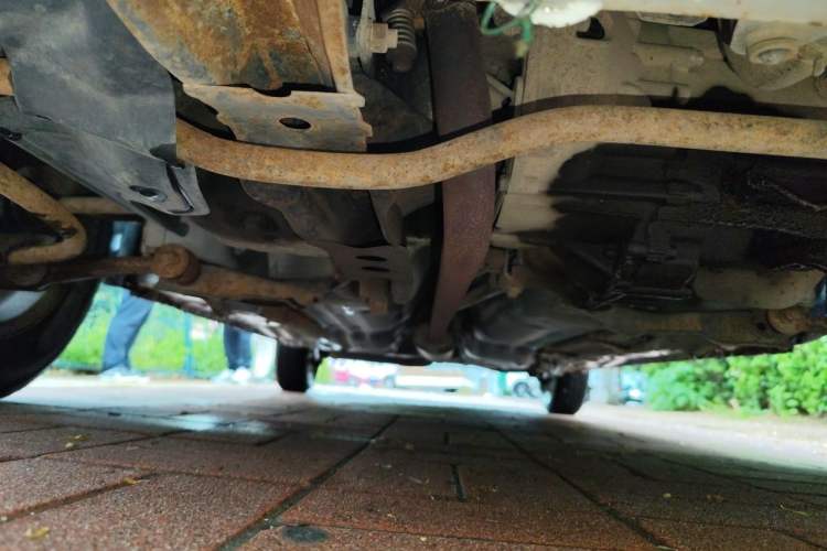 Used FAW Xiali 2011 A+ 1.0L Sedan Chassis Front