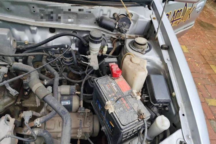 Used FAW Xiali 2011 A+ 1.0L Sedan Engine Bay Left