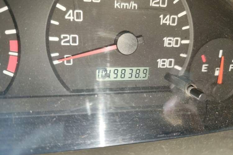 Used FAW Xiali 2011 A+ 1.0L Sedan Odometer Close Up
