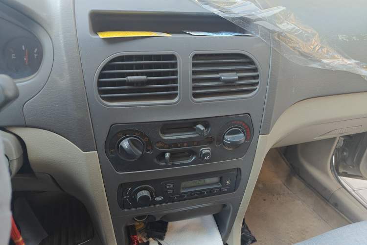 Used FAW Xiali 2011 A+ 1.0L Hatchback Audio And AC Panel