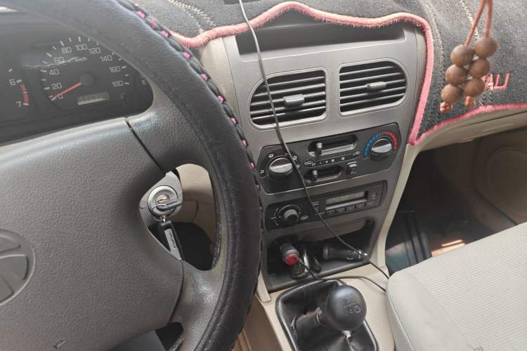 Used FAW Xiali 2011 A+ 1.0L Sedan Audio And AC Panel