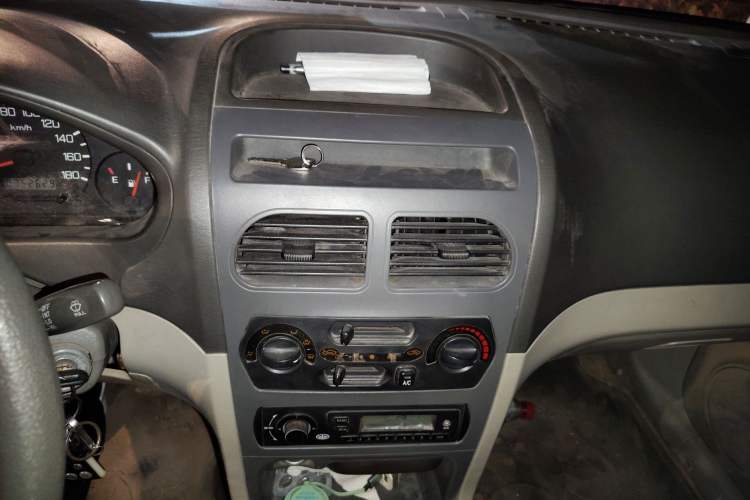 Used FAW Xiali 2011 A+ 1.0L Sedan Audio And AC Panel