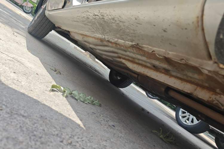 Used FAW Xiali 2011 A+ 1.0L Sedan Chassis Front Right