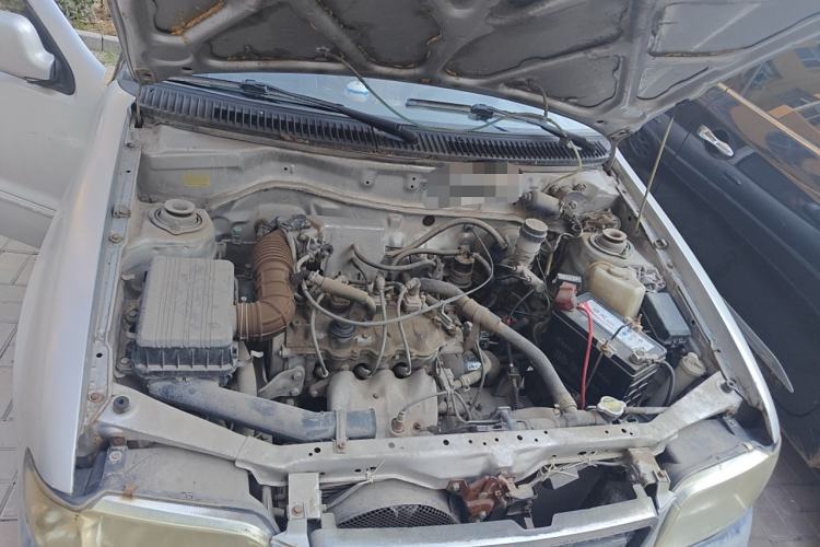Used FAW Xiali 2011 A+ 1.0L Hatchback Engine Bay