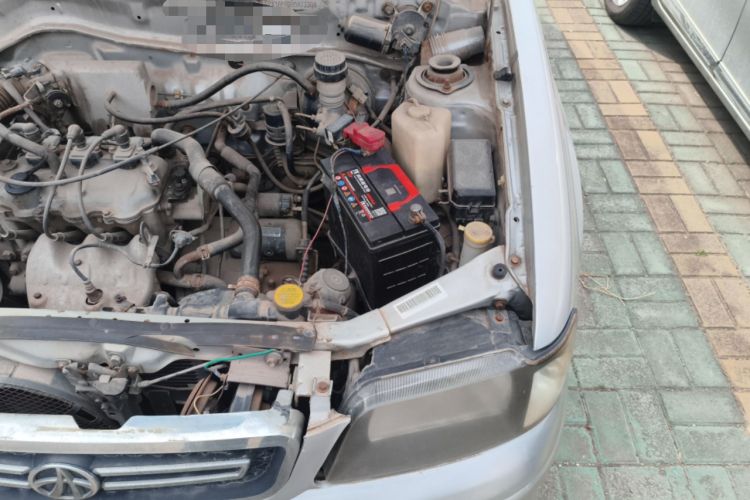 Used FAW Xiali 2011 A+ 1.0L Hatchback Engine Bay Left