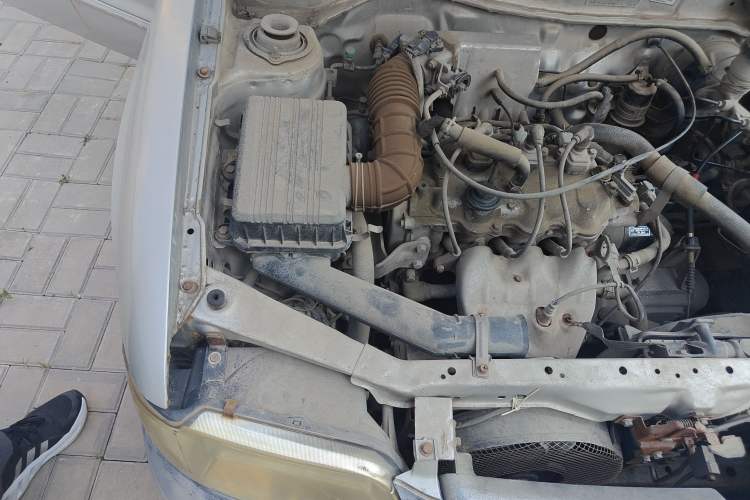 Used FAW Xiali 2011 A+ 1.0L Hatchback Engine Bay Right