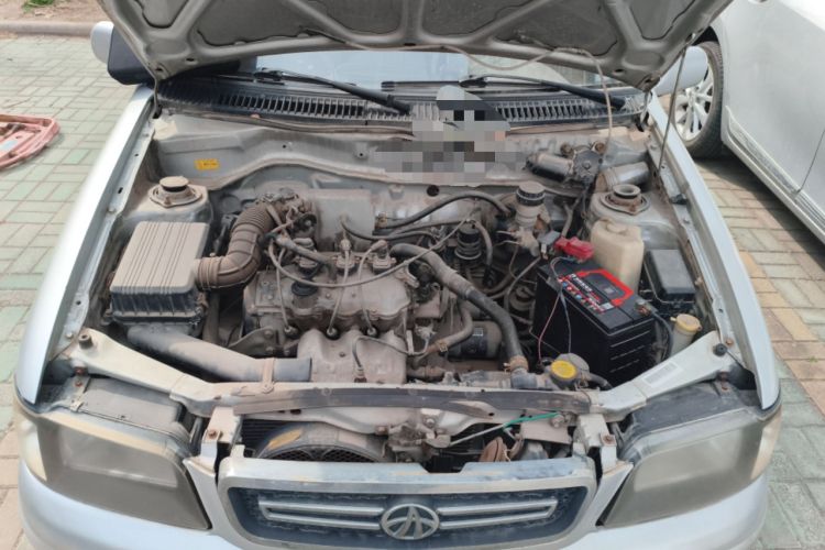Used FAW Xiali 2011 A+ 1.0L Hatchback Engine Bay