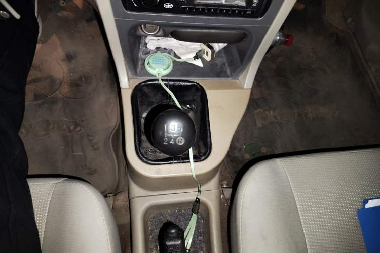 Used FAW Xiali 2011 A+ 1.0L Sedan Gear Lever