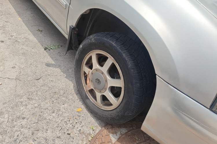 Used FAW Xiali 2011 A+ 1.0L Sedan Right Front Wheel Hub
