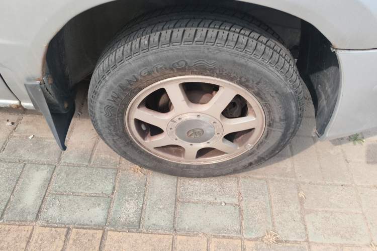 Used FAW Xiali 2011 A+ 1.0L Hatchback Right Front Wheel Hub