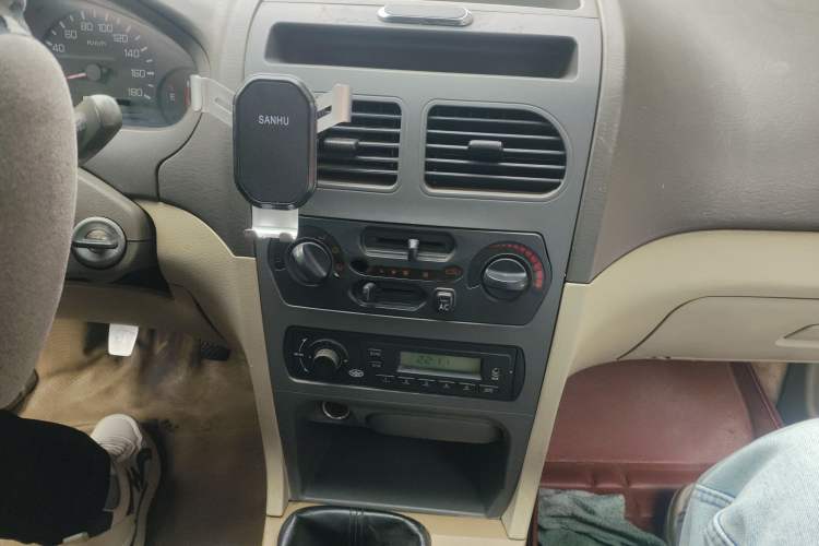 Used FAW Xiali 2011 A+ 1.0L Hatchback Audio And AC Panel