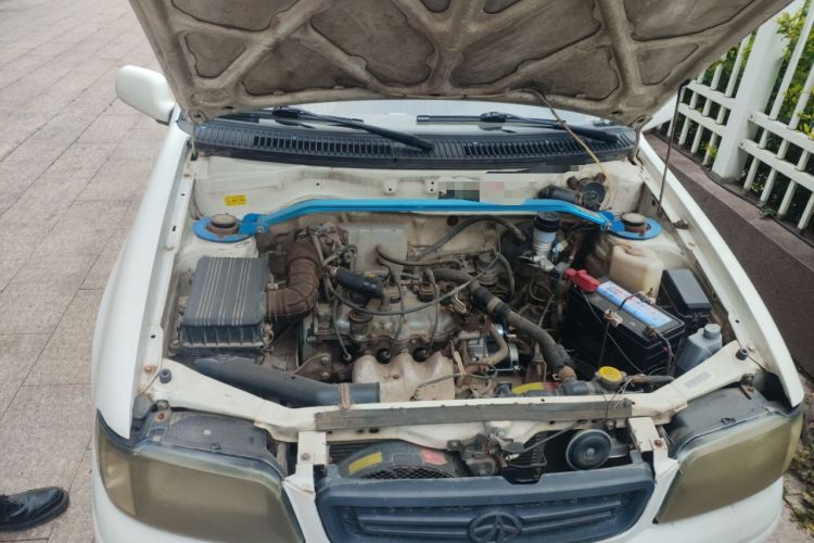 Used FAW Xiali 2011 A+ 1.0L Hatchback Engine Bay
