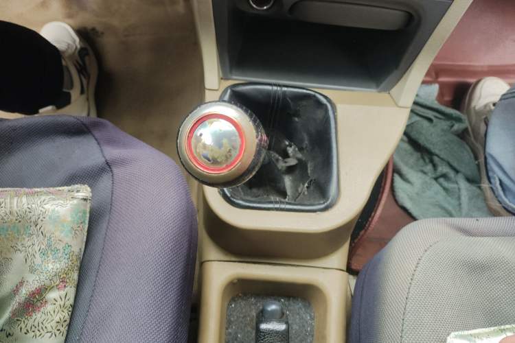 Used FAW Xiali 2011 A+ 1.0L Hatchback Gear Lever