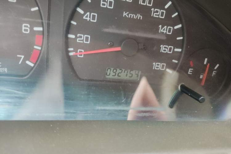 Used FAW Xiali 2011 A+ 1.0L Hatchback Odometer Close Up