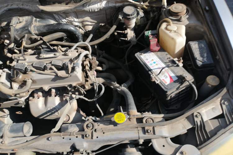 Used FAW Xiali 2012 N3 1.0L Hatchback – Practical Model Engine Bay Left