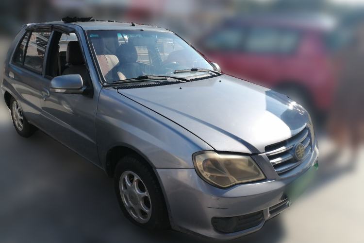 Used FAW Xiali 2012 N3 1.0L Hatchback – Practical Model Front Right 45 Deg