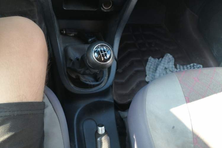 Used FAW Xiali 2012 N3 1.0L Hatchback – Practical Model Gear Lever