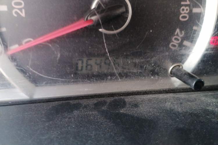 Used FAW Xiali 2012 N3 1.0L Hatchback – Practical Model Odometer Close Up