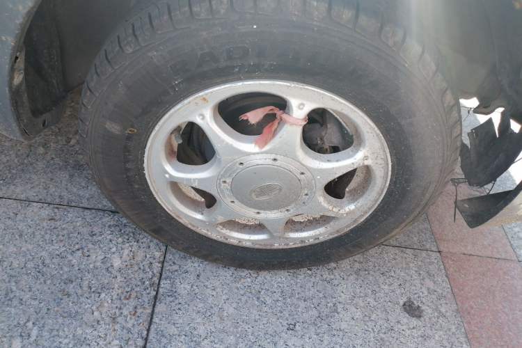 Used FAW Xiali 2012 N3 1.0L Hatchback – Practical Model Right Front Wheel Hub